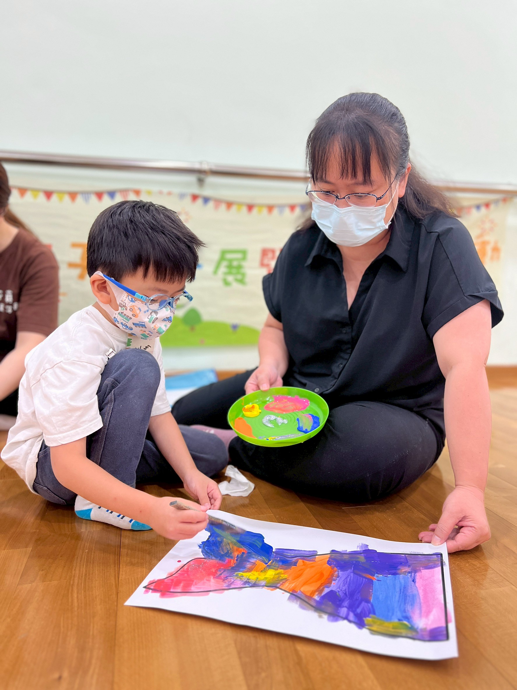 性平繪本暨外展活動《胡利安是隻美人魚》